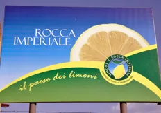 Rocca Imperiale, in provincia di Cosenza, si presenta ai visitatori come il paese dei limoni.