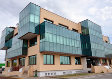 La parte dello stabilimento destinata agli uffici commerciali e amministrativi.