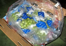 Cassetta di uva Sugraone di produzione egiziana.