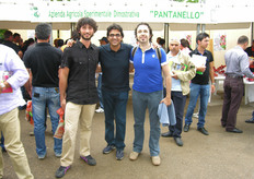 Il direttore dell’Azienda Sperimentale Dimostrativa “Pantanello”, Carmelo Mennone (al centro), in compagnia di Pierpaoli Emanuele (sinistra) e Losciale Pasquale (destra). Entrambi hanno ritirato il premio Biagio Mattatelli, giunto nel 2009 alla seconda edizione, per le migliori tesi di lauree.