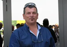 Ettore Cagna, responsabile di produzione, nonche' presidente di Agricola Don Camillo, riceve la visita dei partecipanti all'International Melon Days 2009.