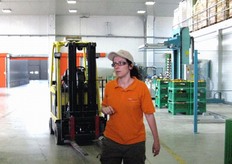 Francesca Incerti ci ha fatto da guida nella visita al magazzino di OPO Bellaguarda.