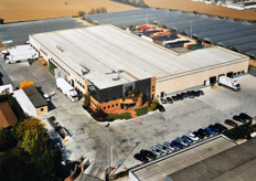 L'evoluzione dello stabilimento. Attualmente la superficie coperta e' maggiore di quanto si vede in foto. La Linea Verde sta inoltre realizzando una nuova ala del magazzino, sempre sulla stessa area.