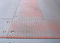 La compattezza del profilo permette di installare la classica versione interrata in una fondazione di soli 50 cm di altezza.