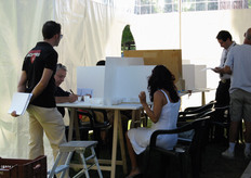 Tavoli per i test d'assaggio.