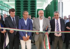 Pronti per il taglio del nastro.