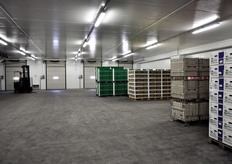 Qui la merce pronta per la spedizione attende di essere caricata sui camion.