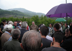Nonostante le avverse condizioni del tempo, il 24 settembre scorso si sono svolte le prove dimostrative di potatura sul pesco, presso alcune aziende agricole del metapontino, in agro di Tursi e Policoro (MT).