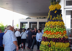 Quest'anno i visitatori sono stati accolti da una bella piramide di frutta.