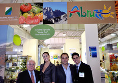 In rappresentanza della societa' agricola Verde Oro, Salvatore Pappalardo, Fabrizia Bassi, Luigi Bompadre e Vincenzo Bassi.