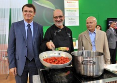 Ed ecco Andy in carne e ossa! Accanto a lui, Renzo Piraccini ed Enzo Treossi (Presidente Apofruit).