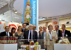 Da sinistra a destra, in rappresentanza della Coop Terremerse (OP Pempacorer): Ibrahim Saadeh, Susanna Graziani, Elisa Morigi, Eraldo Secchi, il Presidente Giovanni Errani, Gianpietro Sabbatani, Giada Tramonti, Egidio Mordenti, Rita Contessi, Paolo Brandolini, Andrea Saragoni.