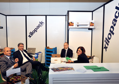 Lo staff Xilopack. Il primo a sinistra e' Pietro Petrillo. Il secondo da destra, Gaetano Dello Iacono.