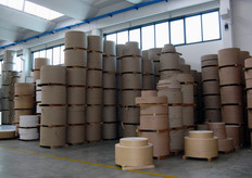 Bobine sulle quali e' stato effettuato il taglio, pronte per essere avviate alla linea di lavorazione.