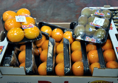 Altri prodotti in vassoio a marchio Dole.