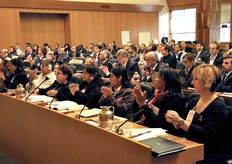 Applausi da parte dei partecipanti.