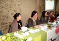 Da sinistra verso destra, Cinzia Scaffidi, direttrice Centro Studi Slow Food, e Marisa Gigliotti, referente Slow Food – Sovarato (CZ).