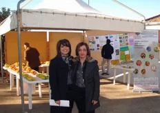 "Tonia Colella (a sinistra) e Angela Abbatecola, entrambe tecnici specializzati dell’Azienda "Pantanello"."