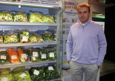 Aniello Ambruosi, responsabile Acquisti Campagna dell'azienda agricola Ambruosi & Viscardi, mostra i prodotti in esposizione durante la fiera internazionale.