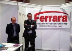 Stand Ferrara Costruzioni Meccaniche Srl (Italia). Negli anni piu' recenti l'azienda si e' dedicata, in particolare modo, alla progettazione e costruzione di macchine e linee complete per la lavorazione dei carciofi, settore in cui può vantare una notevole efficienza e specializzazione, che l’ha portata ad acquisire una posizione di leadership sul mercato nazionale ed una grossa fetta del mercato mondiale. Nella foto il Managing Director Gianluca Ferrara (a destra) con un collaboratore.