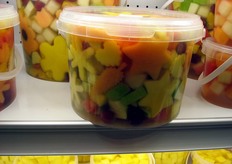 "Dettaglio della linea di insalate di frutta "Fantasy"."