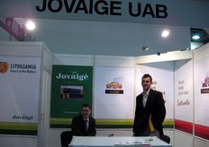 Stand Jovaige Uab (Lituania). La societa' si occupa di lavorazione degli ortaggi. Nel 2005 ha iniziato con la produzione di barbabietole rosse cotte a vapore. Ora sono state aggiunte le patate a questa categoria.