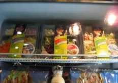 Il marchio kellermann.ch comprende un'ampia varieta' di insalate in foglia, mix di insalate e verdure da insalata, il tutto gia' mondato e imballato in un sacchetto protettivo. Una specialita' e' rappresentata dalle insalate gia' pronte in terrina.