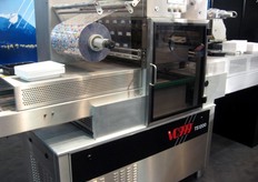 Soluzione di confezionamento con vassoi completamente automatizzata, con o senza sotto vuoto.