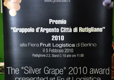 "L'azienda pugliese Giuliano ha sponsorizzato il premio "Grappolo d'Argento Citta' di Rutigliano", assegnato quest'anno ai responsabili della fiera Fruit Logistica."