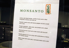 Un menu e' stato allestito per la serata, con protagonisti alcuni dei prodotti vegetali della Monsanto, come lattuga, pomodori, peperoni, meloni e broccoli.