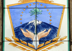 La regione del Rio Negro, con capitale federale Neuquen, ha tredici dipartimenti, occupa una superficie di 203.013 km2 (circa il 5,5% dell’Argentina), la popolazione è di 615.254 abitanti. Le risorse idriche sono fornite da due grandi fiumi: il Río Colorado e il Río Negro, il quale alimenta, inoltre, cinque centrali idroelettriche. L’economia regionale è basata sull’estrazione di petrolio, sull’allevamento di bestiame, sulla pesca, sul turismo (spiagge e montagna) e sulla frutticoltura, che rappresenta circa il 25% del PIL provinciale.