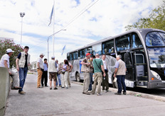 Tra le varie tappe del gruppo, ci sono state anche le visite al centro Crear (Comercio Regional y Exterior de la Agroindustria Rionegrina) e alla Adeco (Agenzia de Desarollo Confluencia). Questo ente nasce nel 2000 per volere del Ministero dell’Economia e del governo regionale con svariati scopi come la capitalizzazione, il finanziamento aziendale, la promozione regionale ed extra regionale dei prodotti agricoli, la divulgazione agli agricoltori di informazioni, verifica e ricerca su varieta' di mele, pesche e pere ed effettua la linea difesa dalle malattie, organizza corsi di potatura, effettua assistenza tecnica (gratuita), offre una linea di credito e si occupa della parte commerciale.