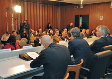 La sala vista dal tavolo dei relatori.