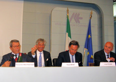 I lavori sono stati coordinati dal giornalista Alessandro Mastrantonio (primo a sinistra).