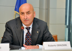 Roberto Graziani (Presidente MFC-Mediterranean Fruit Company) ha ricordato che MFC rappresenta una costola di Macfrut nell'opera di internazionalizzazione dell'intera filiera ortofrutticola, la quale comprende anche aziende dell'indotto (macchinari, packaging, etc.). Nonostante la crisi economica in atto e malgrado qualche critica raccolta in passato, Graziani ritiene che non siano molti i gioielli che l'Italia puo' oggi presentare al resto del mondo e che uno di questi sia rappresentato proprio dal Macfrut.