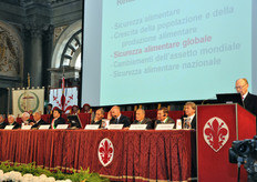 Il Presidente Scaramuzzi ha affrontato il tema della sicurezza alimentare, intesa come la soddisfazione quantitativa del fabbisogno alimentare (food security), tanto a livello globale che nazionale.