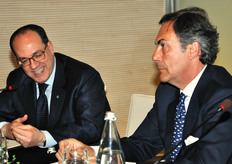 Paolo De Castro e Luigi Peviani. Il dibattito ha assorbito tutti talmente, che De Castro ha perso di vista l'orologio e si e' congedato fuori tempo massimo!