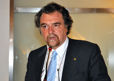 Un ultimo intervento e' stato svolto da Fortunato Peron, che ha ricordato la necessita' per le imprese produttrici di fare massa critica, concentrando l'offerta, per interloquire ad armi pari con la grande distribuzione organizzata.