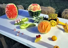 Frutta e ortaggi trasformati in opere d'arte.