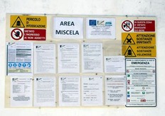 "Alcune notizie ed avvertenze per l'operatore ed altro personale che operano nelle aziende "Anceo" certificate GlobalGAP. Altre avvertenze sono posizionate in altre zone strategiche dell'azienda. La preparazione del personale e' attuata con specifici corsi di formazione."