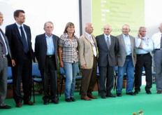 Un gruppo di soci premiati.