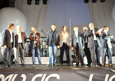 La serata si e' conclusa con la presenza di numerose autorità, dalle cui mani sono stati premiati i vincitori dei vari concorsi della giornata.