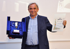 Venerdì 8 ottobre 2010, invece, in apertura del Convegno sulla IV gamma e' stato consegnato il premio generale all'innovazione, assegnato sulla base delle preferenze espresse dal pubblico dei visitatori e degli espositori. Ne e' emerso un primo posto a pari merito (come numero di voti) delle aziende INFIA Bertinoro (FC), la quale ha proposto un punnet per ortofrutta, e dell'azienda CPR System di Chiesuol del Fosso (FE), per il suo pallet verde.