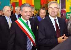 Il sindaco di Cesena, Paolo Lucchi, insieme all'assessore all'agricoltura dell'Emilia-Romagna, Tiberio Rabboni.