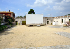 Nel cortile della masseria del vigneto L'Amastuola si svolgono gia' oggi diverse iniziative culturali.