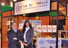 Enrico Turoni insieme alla hostess Irene.