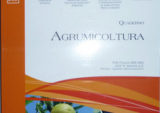"Il "Quaderno di Agrumicoltura", di circa 170 pagine, tratta, in modo esauriente, argomenti riguardanti la gestione dell'agrumeto. La scelta del materiale di propagazione, della varieta' e del portainnesto, la gestione agronomica dell'impianto (suolo, chioma, nutrizione e irrigazione), la difesa dai principali organismi nocivi e la fase del post-raccolta."