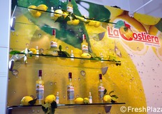 Il tipico Limoncello della Costiera.