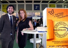 Claudio Dall'Agata di Bestack, insieme alla hostess Sara.