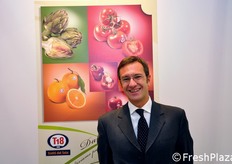 Edoardo Ramondo (AD Gruppo T18), presso il suo stand in Piazza Italia.